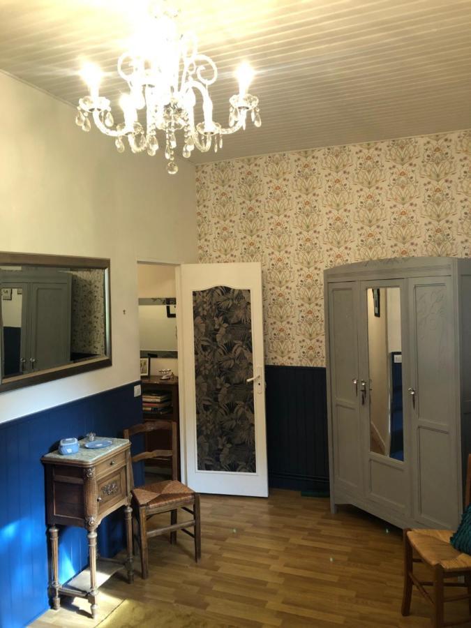 Holli - Charming 2 Bedrooms With Terrace. Hébergement de vacances *